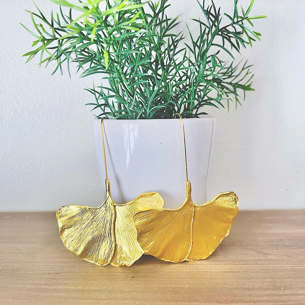 Beautiful Gold Toned Leaf Earrings - Picture 2 of 8